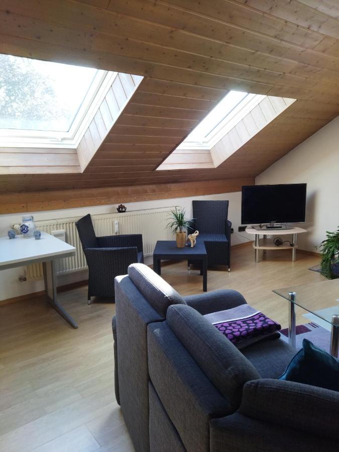 Aussergewoehnliche Atelierferienwohnung Mit Balkon An Der Donau Winzer Kültér fotó