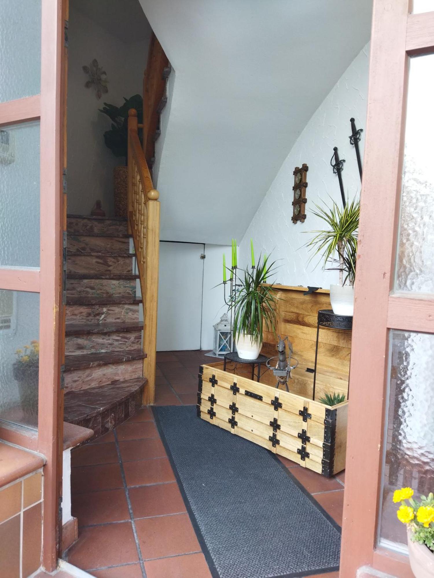 Aussergewoehnliche Atelierferienwohnung Mit Balkon An Der Donau Winzer Kültér fotó